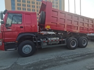 SINOTRUK HOWO 380HP LHD Tipper Dump Truck 6X4 Merah