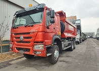 LHD 6×6 10 roda ZZ3257V4357B1R 380HP Merah All-drive HOWO Tipper Truck Kekuatan kuda tinggi Konsumsi bahan bakar rendah