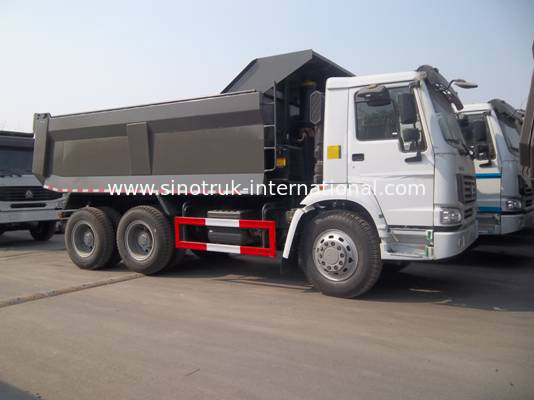 Tipper Dump Truck SINOTRUK HOWO 25tons 371HP 10 roda RHD 10-25CBM ZZ3257N3647A