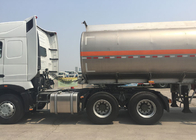 Large Capacity Diesel Semi Trailer Fuel Tanker Truck Tri - Axle 50 - 80 Tons