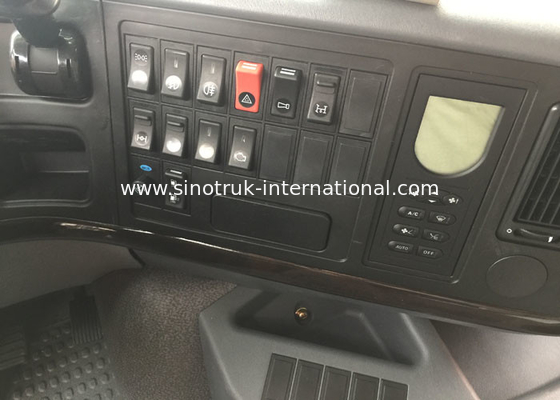 Capacity 25 - 40 Tons Cargo Truck Chassis SINOTRUK HOWO ZZ1257N4641W TR691 Tyre