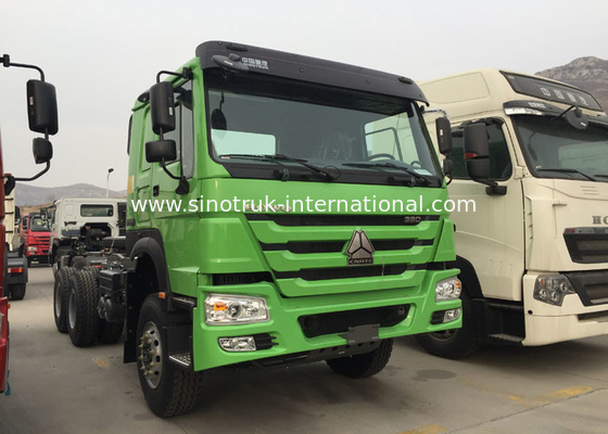 Capacity 25 - 40 Tons Cargo Truck Chassis SINOTRUK HOWO ZZ1257N4641W TR691 Tyre