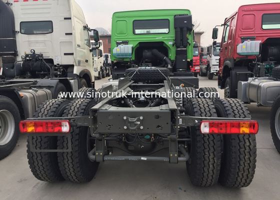 Capacity 25 - 40 Tons Cargo Truck Chassis SINOTRUK HOWO ZZ1257N4641W TR691 Tyre