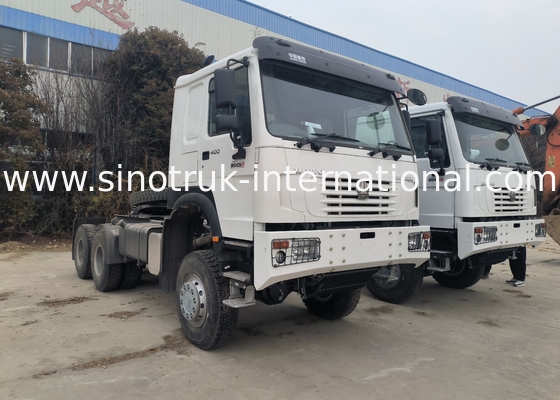 Sinotruk Howo Traktor Truk Rhd All Wheel Drive 6 × 6 Weichai 400Hp Putih