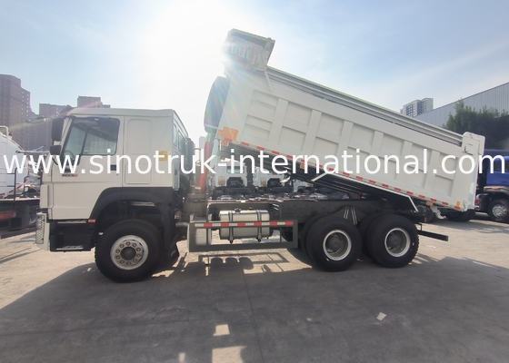 Sinotruk Howo Tipper Dump Truck 380Hp 6 × 4 20CBM Putih Dengan Tarpaulin Otomatis