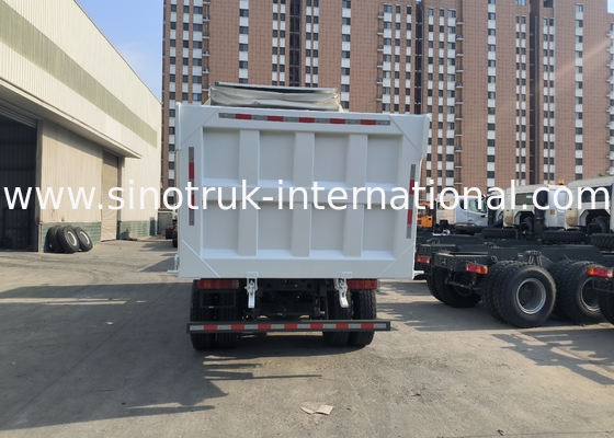 Sinotruk Howo Tipper Dump Truck 380Hp 6 × 4 20CBM Putih Dengan Tarpaulin Otomatis