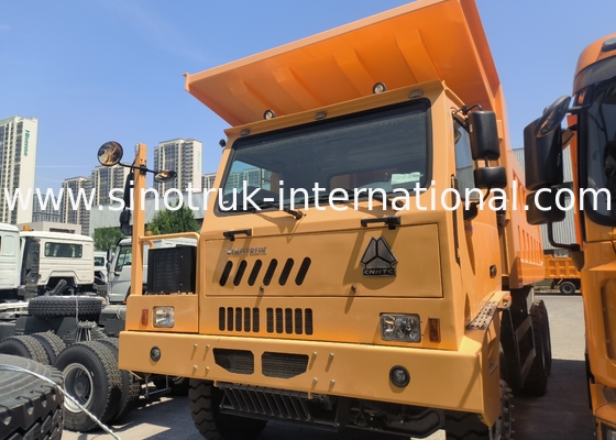 Sinotruk Howo Mining Tipper Dump Truck 90Ton 6 × 4 Kargo Kargo Baja Kekuatan Tinggi