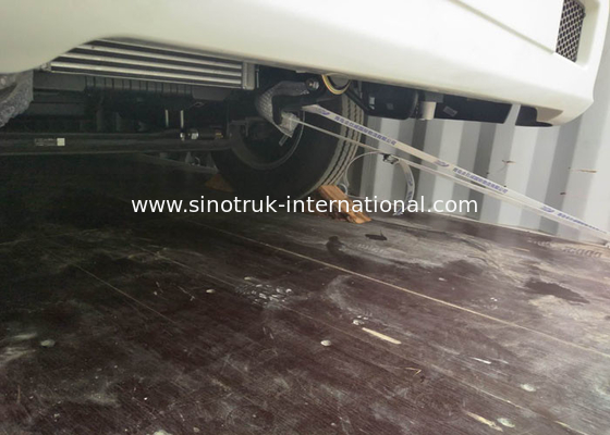 3 Tons SINOTRUK HOWO RHD 85HP Light Truck ZZ1047C3414C1R45