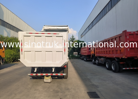 Sinotruk Howo Tipper Dump Truck 400Hp 6 × 4 U Shape Tray Dengan Tarpaulin Otomatis