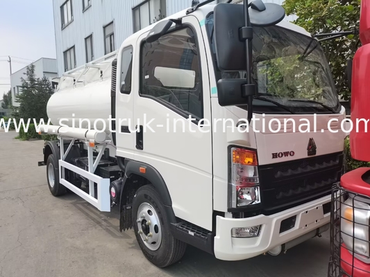 SINOTRUK HOWO 4X2 Pengangkutan truk tangki minyak SINOTRUK HOWO 5-6CBM