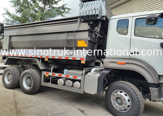 SINOTRUK HOWO LHD 6×4 10 roda truk dump tipe U untuk 40 Ton Mining