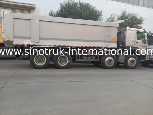 Truk Tipper SINOTRUK HOWO 400HP 12 Roda LHD 40Tons 30CBM ZZ3317V3567B1