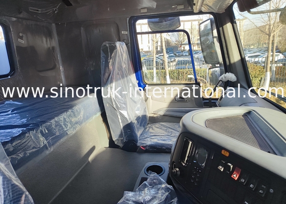 SINOTRUK HOWO 4x2 300HP Blue Chassis dengan 10m3 Tank Air Body