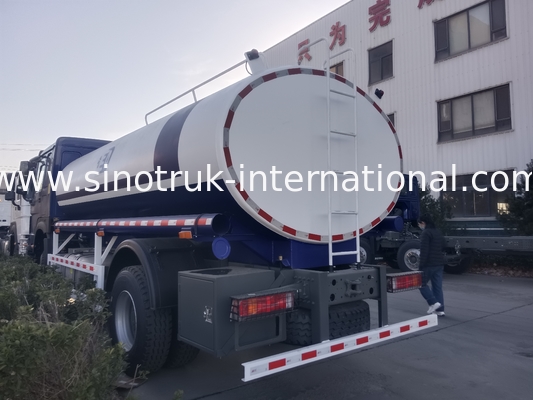 HOWO SINOTRUK Tangki air truk 300HP Biru