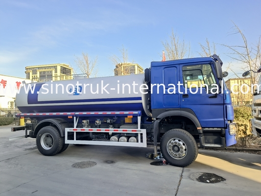 SINOTRUK HOWO truk tangki air 4x2 RHD 300HP 10CBM untuk transportasi air yang tahan lama