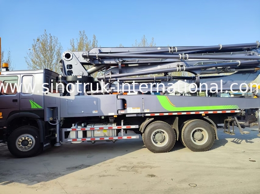 High Rise Mastery HOWO 380HP Smart Pump Trucks 52m Boom 6x4 Traction Untuk Vertikal Tidak Terbandingkan