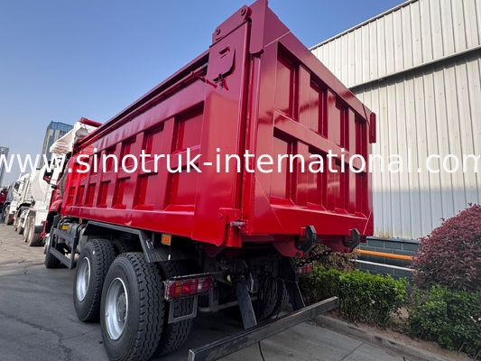 SINOTRUK HOHAN Howo Baru 6X4 RHD 10 Roda Dengan Lapisan Dibekali Pintu Belakang Kekerasan Transportasi yang efisien