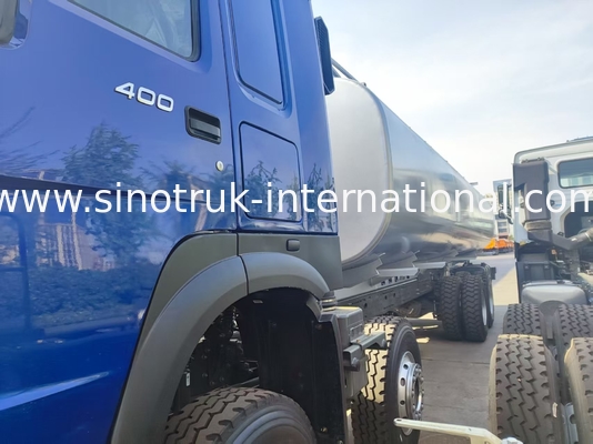 Truk Bahan Bakar HOWO Tugas Berat 8*4 400HP LHD 40CBM Sistem Tangki Ganda Untuk Distribusi Bahan Bakar Jarak Jauh