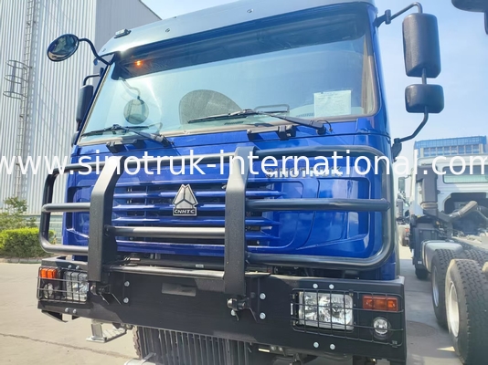Truk Bahan Bakar HOWO Tugas Berat 8*4 400HP LHD 40CBM Sistem Tangki Ganda Untuk Distribusi Bahan Bakar Jarak Jauh