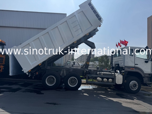 SINOTRUK HOHAN Howo Tipper Dump Truck Angkat Tengah Mesin Weichai 6 × 4 LHD Kotak Kargo Persegi Panjang Putih 19-20CBM
