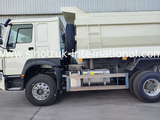 Truk Sampah Bak U-Shape Putih 371HP dengan Performa Mid-Lift Unggul