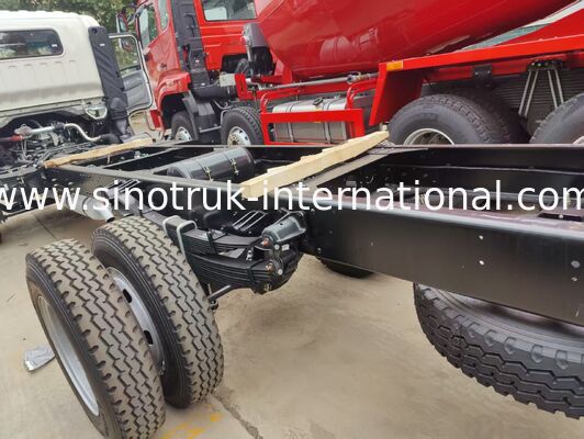 HOWO 140HP Sasis Truk Kargo Penggerak Tangan Kiri dengan Kapasitas Beban 8-12ton