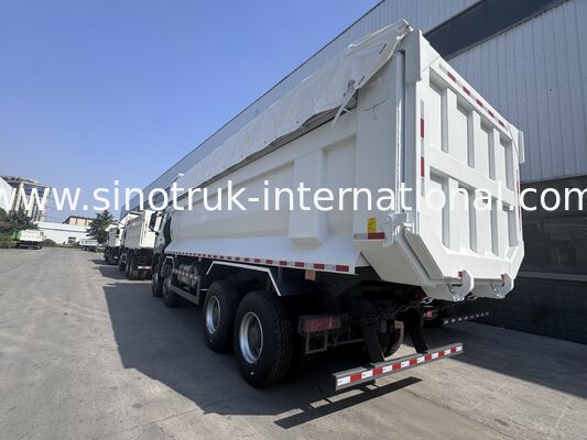 SINOTRUK HOWO NX Kabin Tipper Dump Truck 380HP 6X4 Sebuah lampu peringatan dengan tarpaulin