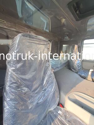 HOWO A7 Traktor Truk bekas LHD 6X4 Euro 2 371 HP Dengan Power Assisted Hydraulic Steering Putih