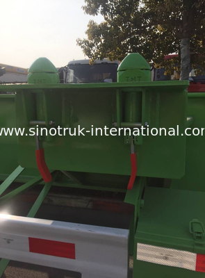 Truk Suspensi Normal Dipasang Derek Dengan Kontainer 3 As 40 Kaki