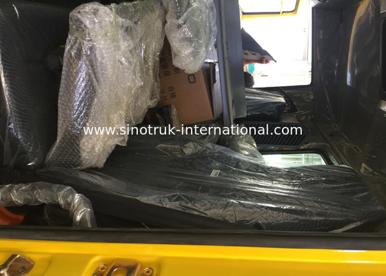SINOTRUK HOWO Cabin HW76 Suku Cadang Truk dan Trailer Dengan A / C Berth Tunggal