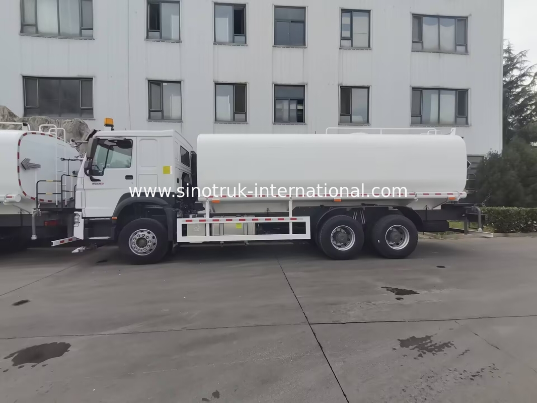 Sinotruk HOWO Putih RHD 6x4 Tangki Air Truk ZZ1257V4347B1 Dengan Fungsi Flush Tekanan Tinggi