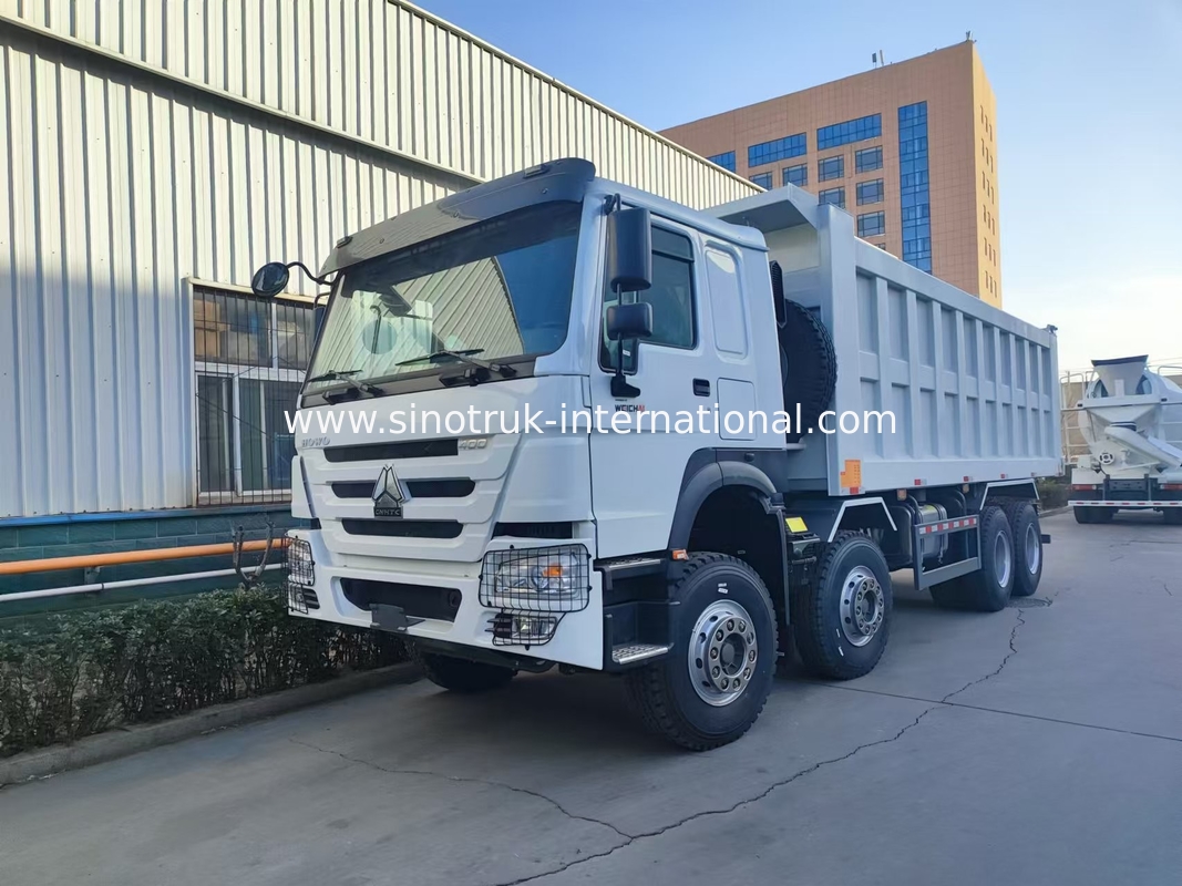 Kapasitas besar 27 Meter Kubik 4 Axle Dump Truck 400 Kekuatan Kuda Untuk Operasi Efisien