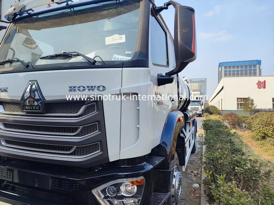 HOWO 300HP 10CBM 4x2 sewage suction truck: kekuatan tugas berat, pembersihan presisi & efisiensi tak tertandingi