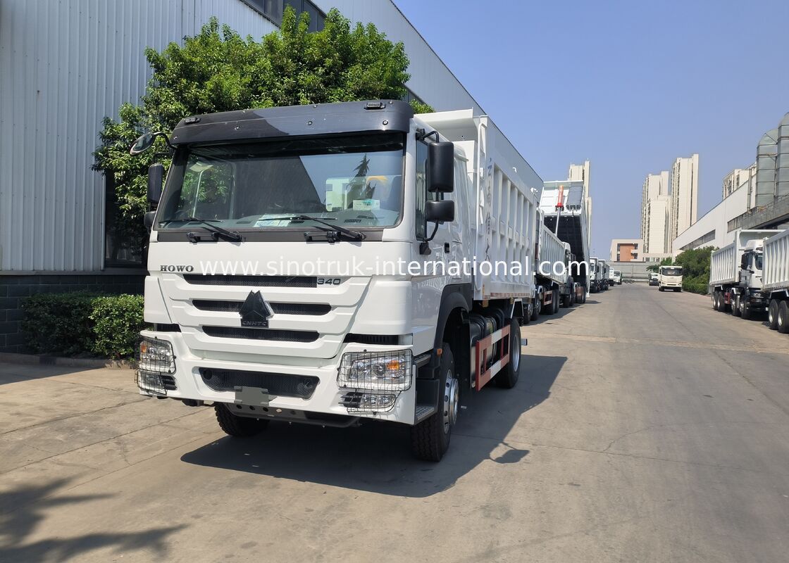 Left Hand Drive Heavy Duty Hauler dengan mesin WEICHAI yang dioptimalkan untuk transportasi kargo berat di lingkungan industri