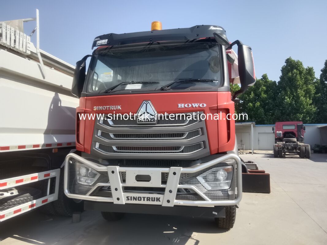 Sinotruk NX Tipper Dump Truck dengan Mesin 371HP, Kapasitas 40-50T dan 8×4 Drive untuk Transportasi Berat Merah
