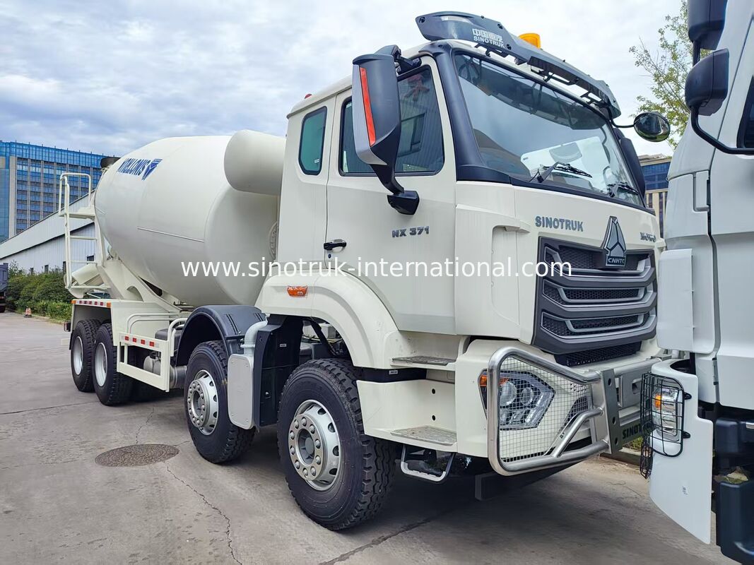 Heavy Duty 8×4 HOWO 14 Meter Kubik Beton Mixer Truck∙ 371HP∙ Dual MCX16ZG Belakang belakang + Dual VGD95 Belakang depan
