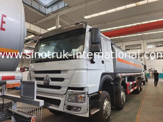 Truk Tangki Minyak Efisiensi Tinggi 8X4 LHD Euro2 400HP 31000KG