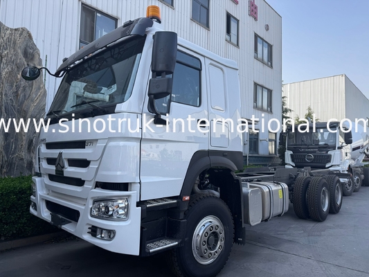 SINOTRUK HOWO Truck Chassis SINOTRUK Engine371HP 6 × 4 RHD Dengan Lampu Peringatan Digunakan Dalam Truk Pengeboran Truk Kargo Truk Air