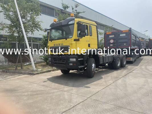 Truk Traktor Tipe Penggerak 6x4 Menampilkan 10 Ban Ideal untuk Pergerakan Kargo Jarak Jauh dan Tugas Pengangkutan Kargo Berat